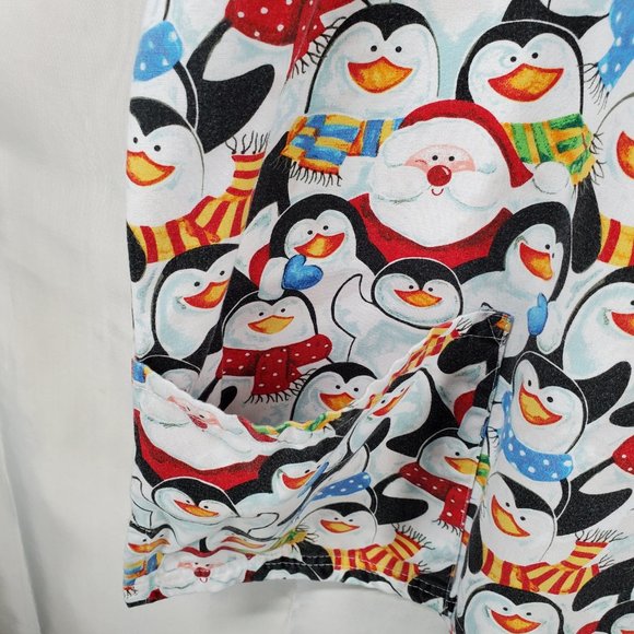 MNJ V-Neck Scrub Top Wintery Santa Claus with Penguins Print 2 Pockets Sz XL - Picture 6 of 6